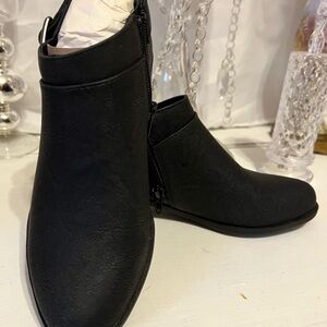 Life Stride Black Ankle Booties